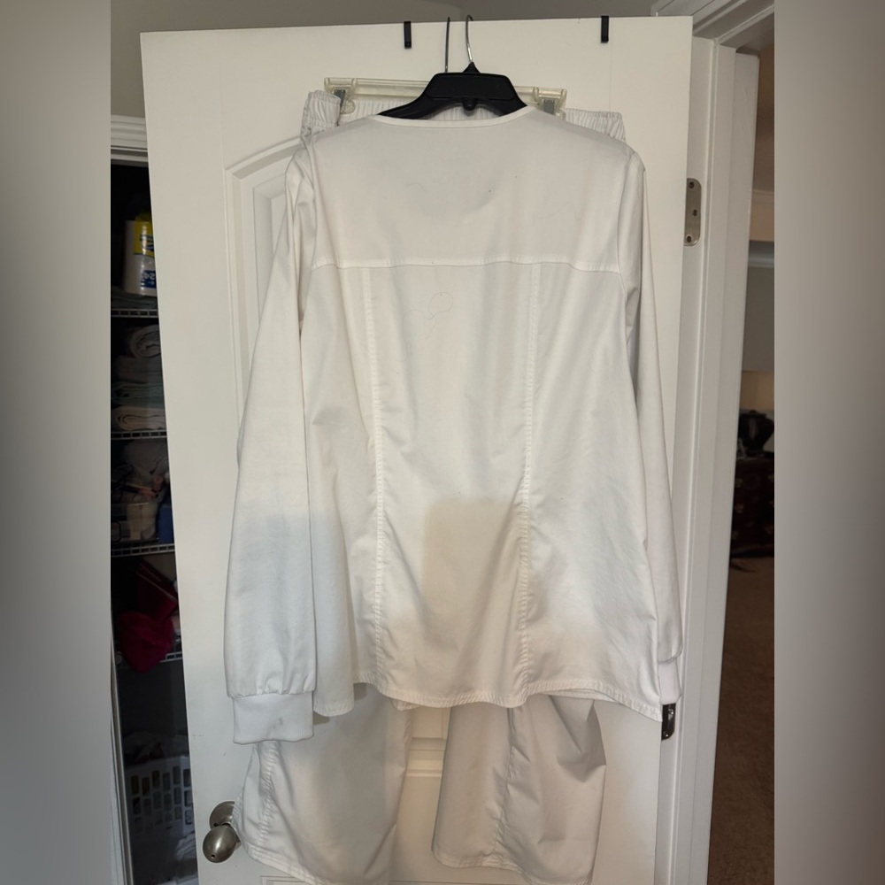 Scrub set - Picture 5 of 5